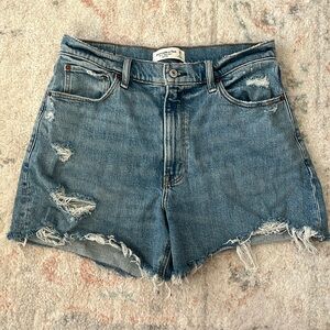Abercrombie Curve Love High Rise 4inch Mom Short
